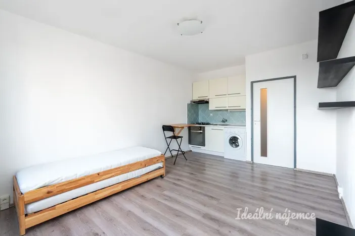 Pronájem bytu 1+kk, Praha - Braník, Vavřenova, 23 m2