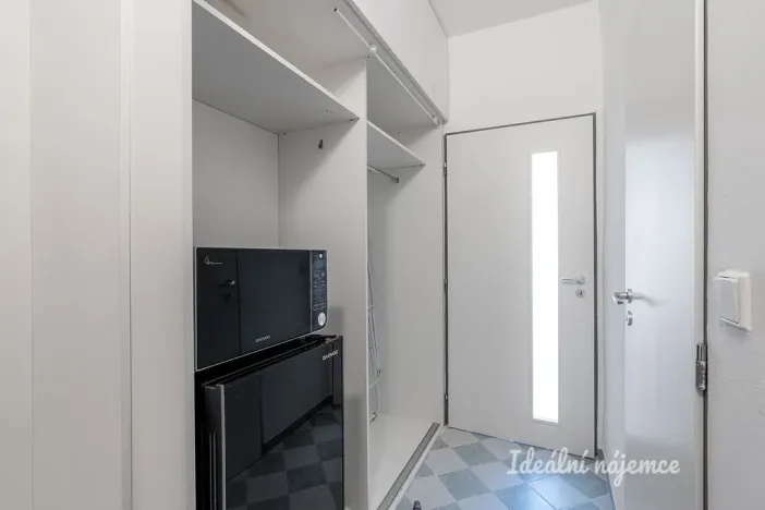 Pronájem bytu 1+kk, Praha - Braník, Vavřenova, 23 m2