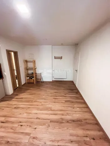 Pronájem bytu 3+kk, Šaratice, Náves, 45 m2