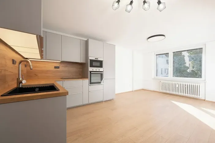 Pronájem bytu 3+kk, Rosice, Komenského náměstí, 63 m2