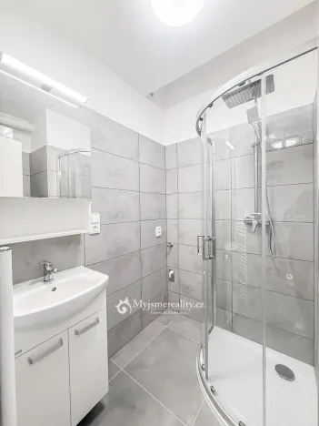 Pronájem bytu 1+kk, Znojmo, U Brány, 35 m2