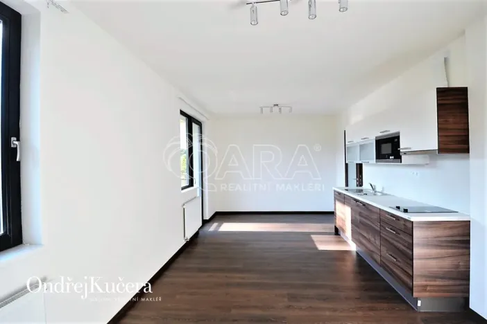 Pronájem bytu 1+kk, Praha - Jinonice, Barvitiova, 38 m2