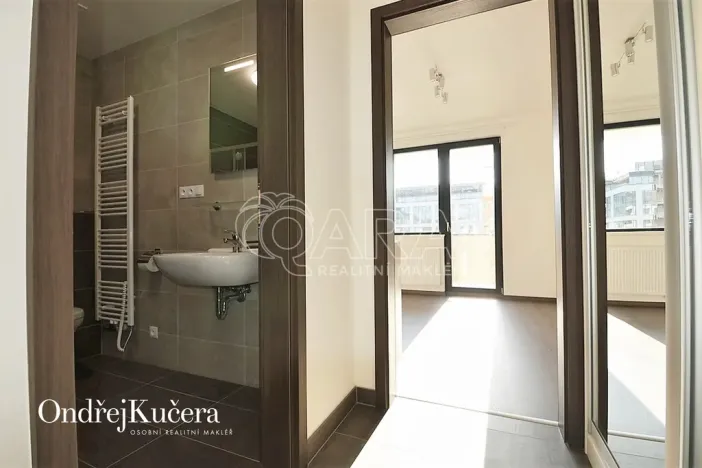 Pronájem bytu 1+kk, Praha - Jinonice, Barvitiova, 38 m2