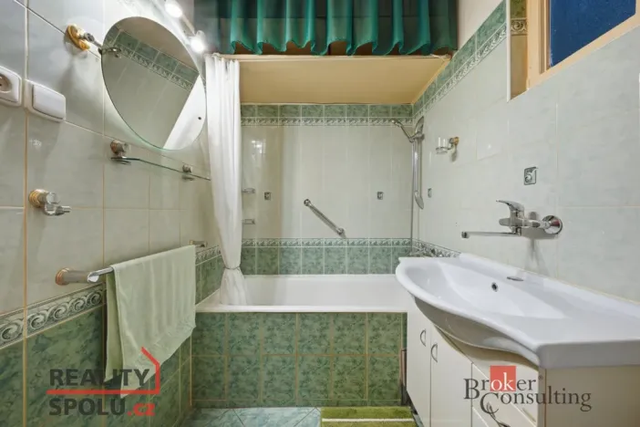 Prodej bytu 2+1, Praha - Libeň, V mezihoří, 74 m2