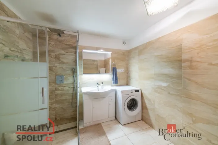 Prodej rodinného domu, Jimlín, 196 m2