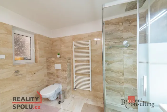 Prodej rodinného domu, Jimlín, 196 m2