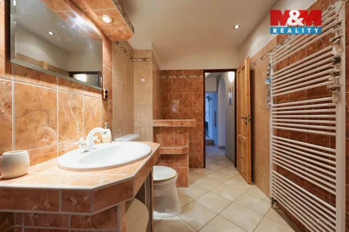 Prodej rodinného domu, Bouzov - Obectov, 200 m2