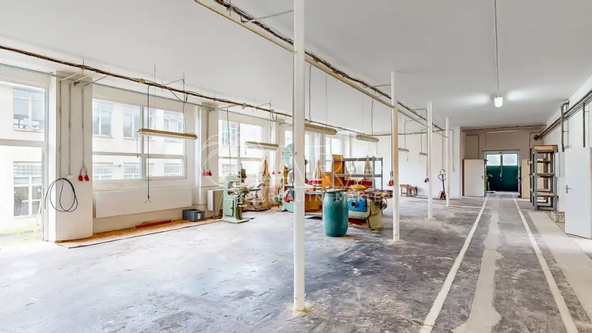 Prodej výrobních prostor, Luby, 1300 m2