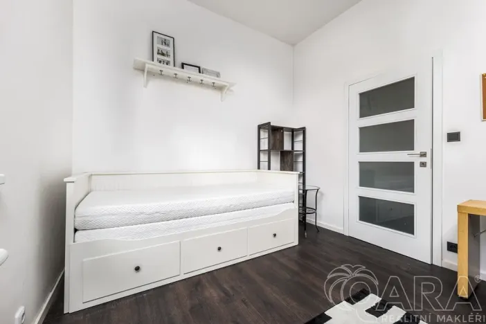 Pronájem bytu 4+kk, Čelákovice, náměstí 5. května, 114 m2