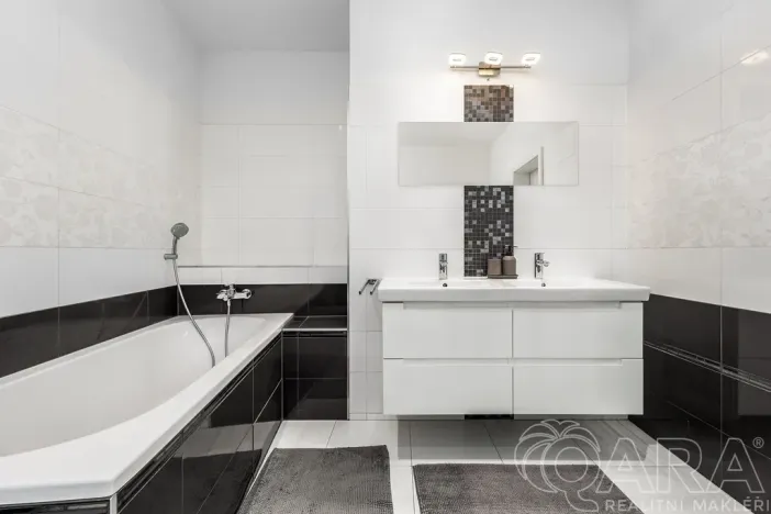 Pronájem bytu 4+kk, Čelákovice, náměstí 5. května, 114 m2