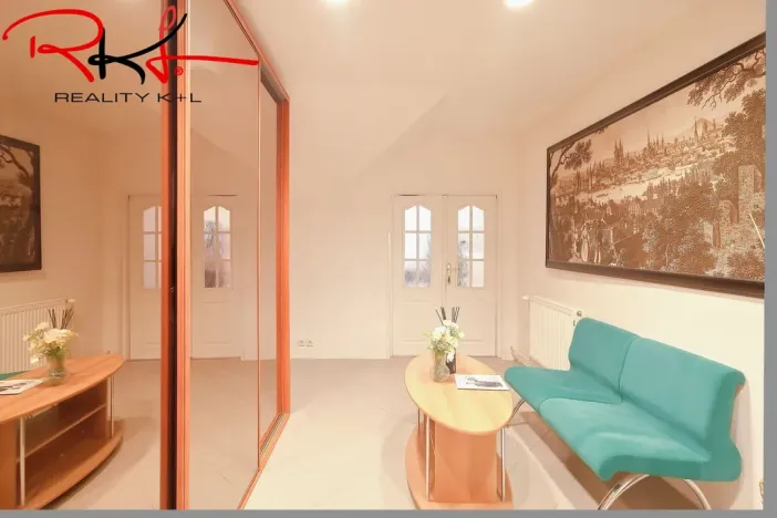 Pronájem kanceláře, Roudnice nad Labem, Husovo náměstí, 101 m2