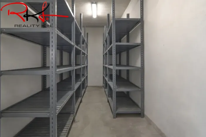 Pronájem výrobních prostor, Martiněves, 198 m2