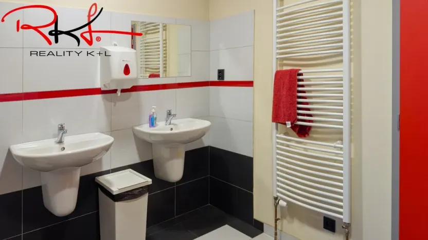 Pronájem výrobních prostor, Martiněves, 198 m2