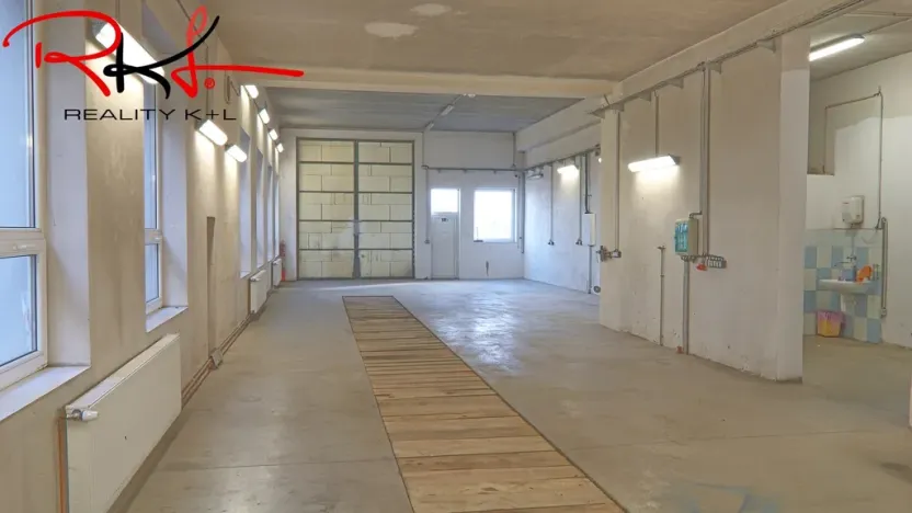 Pronájem výrobních prostor, Martiněves, 198 m2