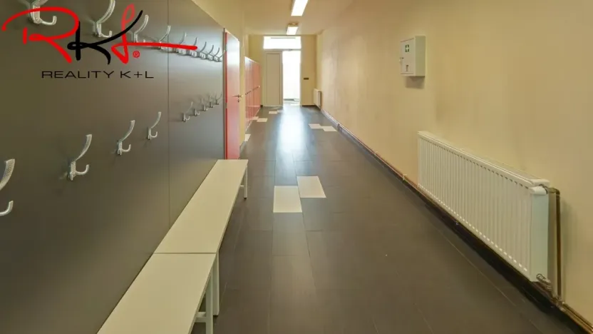 Pronájem výrobních prostor, Martiněves, 198 m2