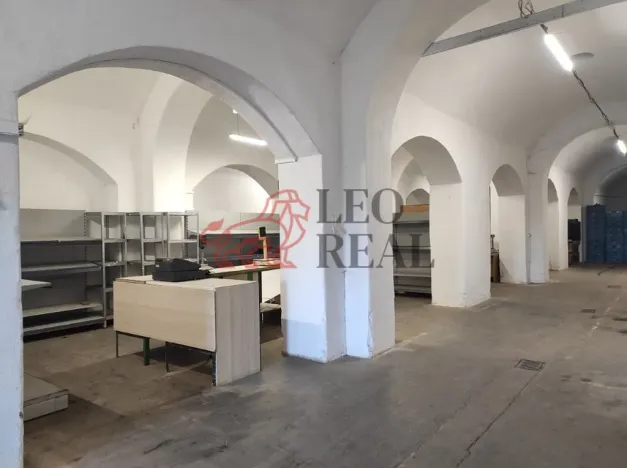 Pronájem obchodního prostoru, Opava - Předměstí, Vančurova, 350 m2