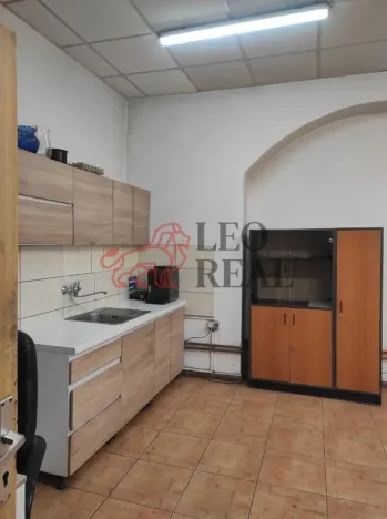 Pronájem obchodního prostoru, Opava - Předměstí, Vančurova, 350 m2