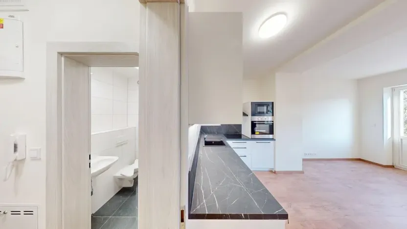 Pronájem bytu 1+kk, Praha - Břevnov, Na Petynce, 35 m2