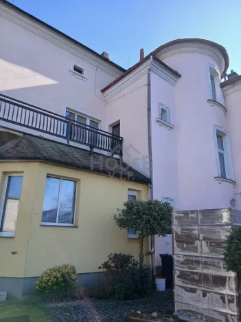 Prodej vícegeneračního domu, Kostelec nad Labem, nám. Komenského, 369 m2