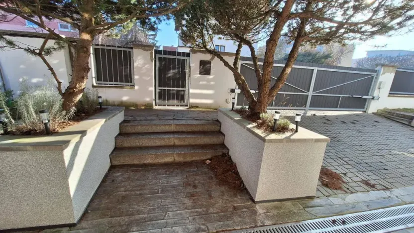 Pronájem bytu 2+1, Praha - Suchdol, Na mírách, 95 m2