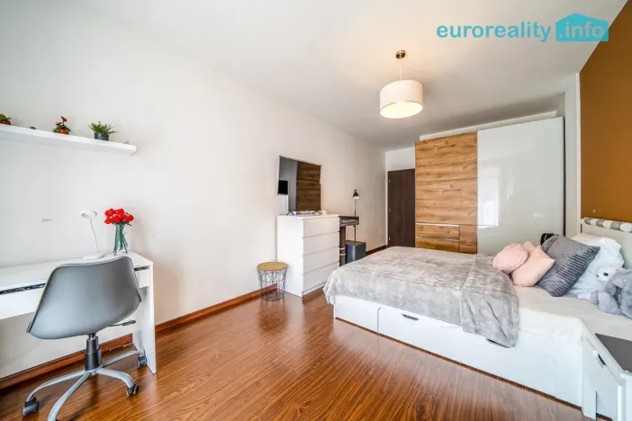 Pronájem bytu 2+kk, Karlovy Vary, Mattoniho nábřeží, 62 m2