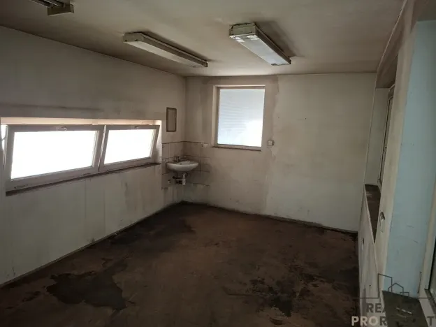 Pronájem skladu, Slaný, Netovická, 700 m2