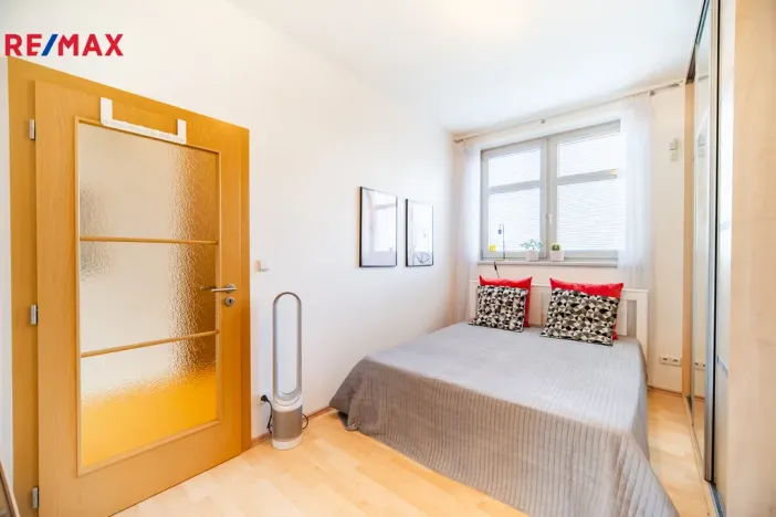 Pronájem bytu 2+kk, Praha - Libeň, Českomoravská, 59 m2