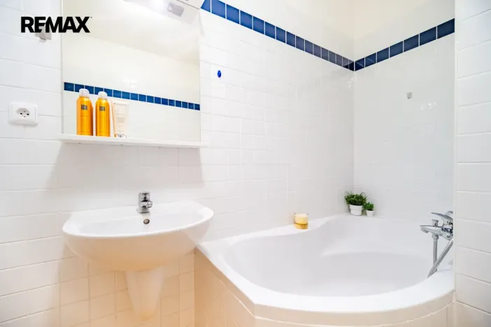 Pronájem bytu 2+kk, Praha - Libeň, Českomoravská, 59 m2