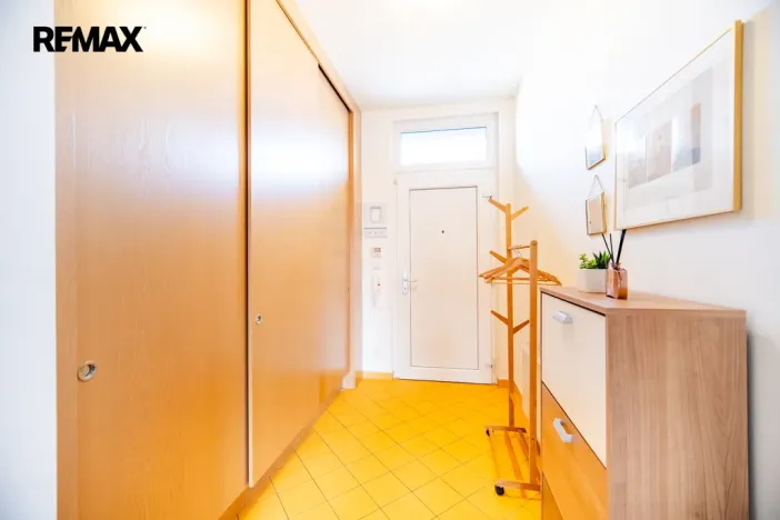 Pronájem bytu 2+kk, Praha - Libeň, Českomoravská, 59 m2