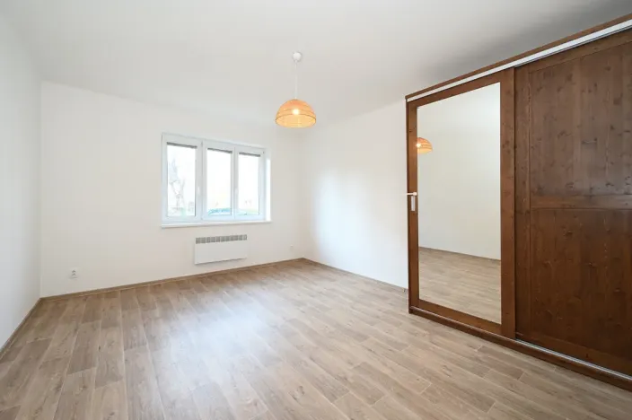 Pronájem bytu 1+kk, Praha - Vokovice, Krátký lán, 30 m2