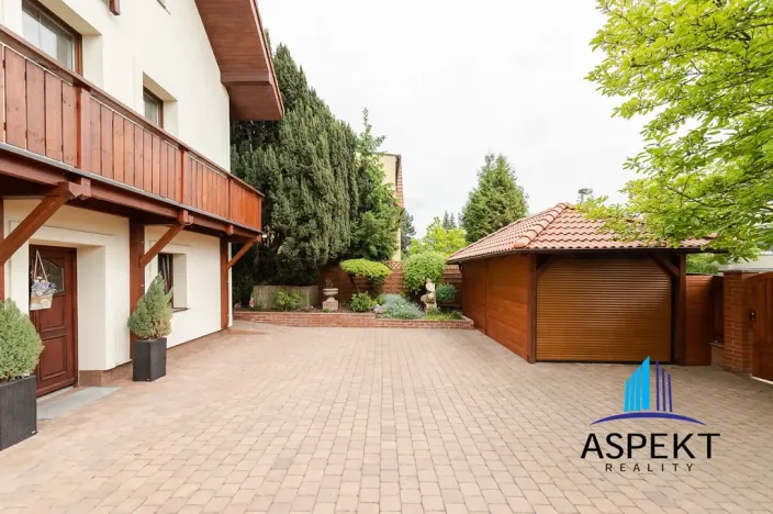 Pronájem bytu 1+kk, Praha - Kobylisy, Učitelská, 25 m2