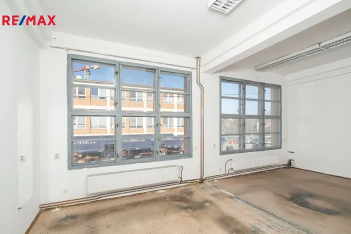 Pronájem obchodního prostoru, Zlín, třída Tomáše Bati, 25 m2