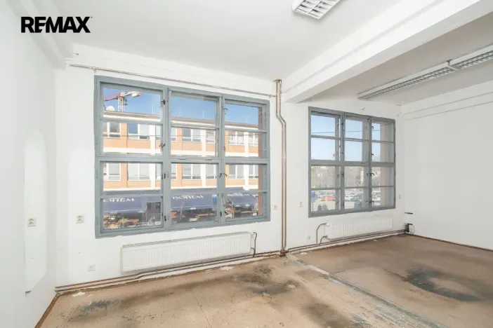 Pronájem obchodního prostoru, Zlín, třída Tomáše Bati, 25 m2