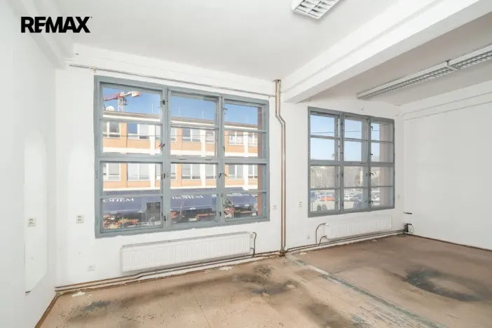 Pronájem obchodního prostoru, Zlín, třída Tomáše Bati, 25 m2