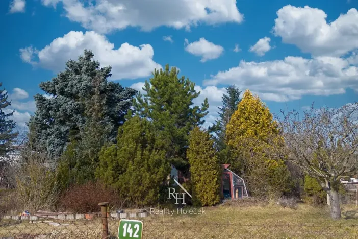 Prodej zahrady, Kladno, 303 m2