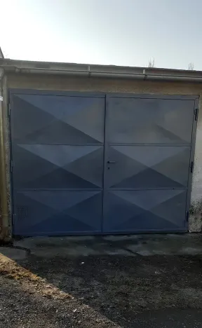 Pronájem garáže, Hradec Králové, 20 m2