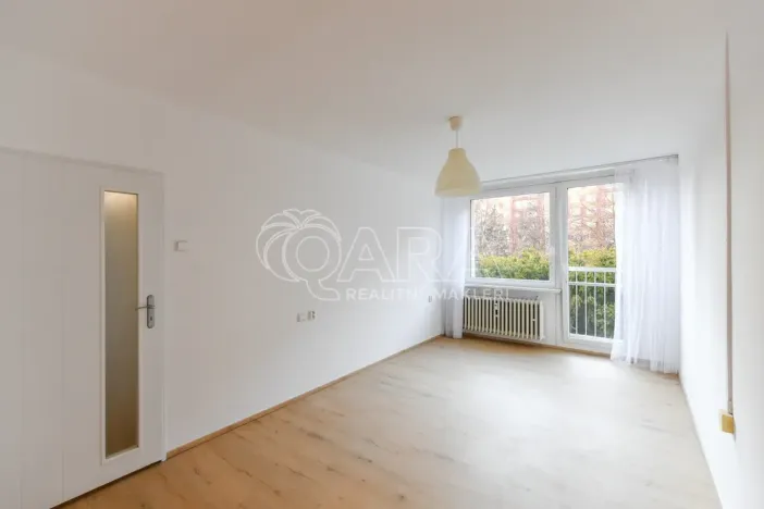 Pronájem bytu 2+kk, Praha - Kobylisy, Famfulíkova, 43 m2