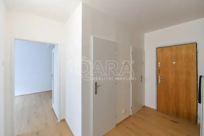 Pronájem bytu 2+kk, Praha - Kobylisy, Famfulíkova, 43 m2