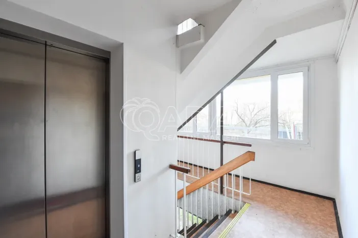 Pronájem bytu 2+kk, Praha - Kobylisy, Famfulíkova, 43 m2