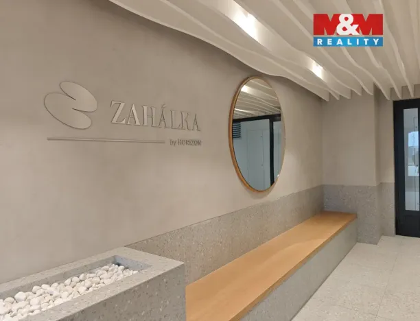 Pronájem bytu 1+kk, Praha, Mezi vodami, 30 m2