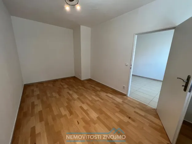 Pronájem bytu 2+kk, Znojmo, nám. Kpt. Otm. Chlupa, 42 m2