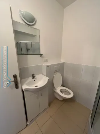 Pronájem bytu 2+kk, Znojmo, nám. Kpt. Otm. Chlupa, 42 m2