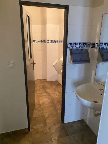 Pronájem komerční nemovitosti, Praha - Liboc, Na Džbánu, 100 m2