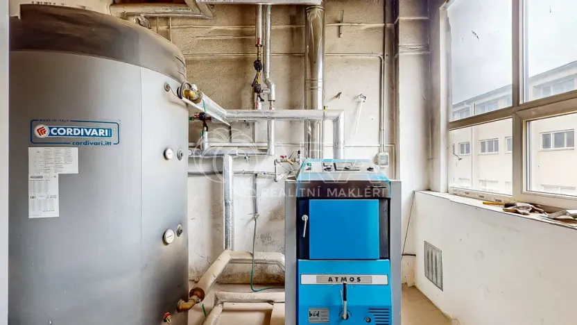 Prodej skladu, Luby, 1300 m2