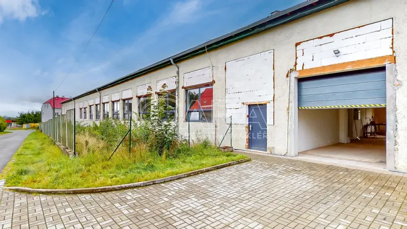 Prodej skladu, Luby, 1300 m2
