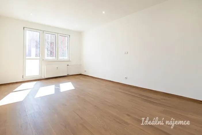 Pronájem bytu 2+1, Praha, Káranská, 56 m2