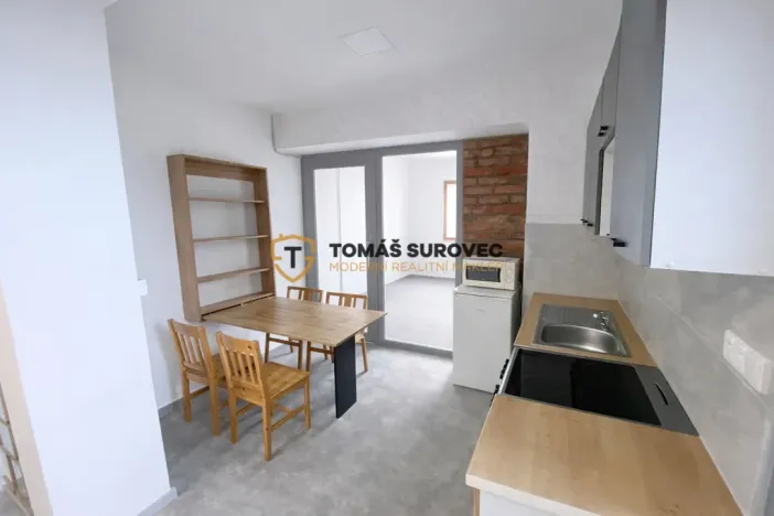 Pronájem kanceláře, Valašské Klobouky, Nádražní, 64 m2