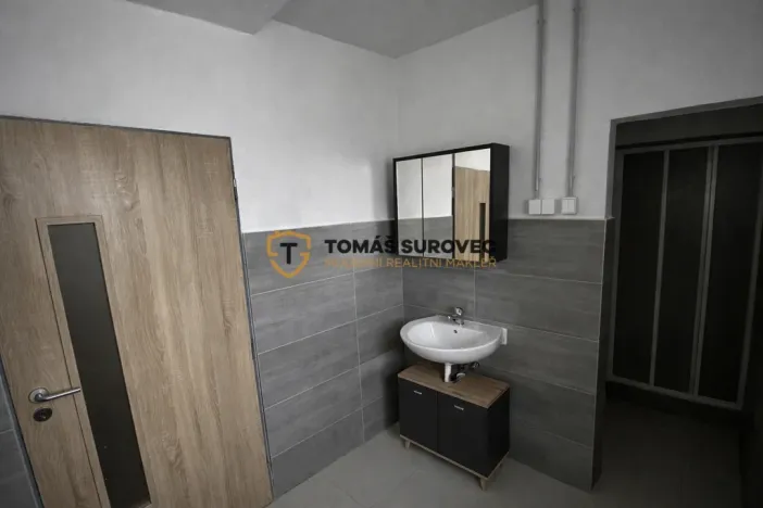 Pronájem kanceláře, Valašské Klobouky, Nádražní, 64 m2