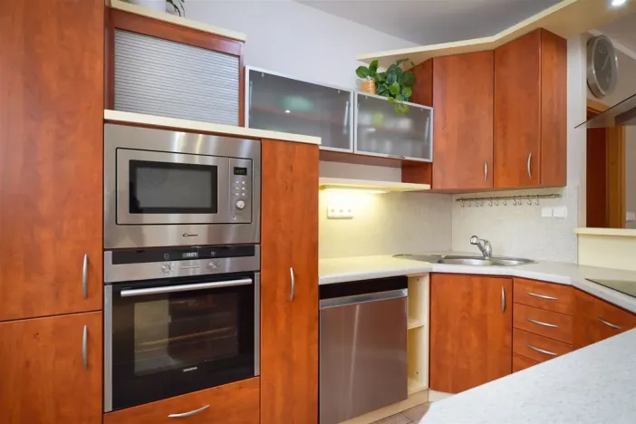 Prodej bytu 3+kk, Líšnice, 74 m2