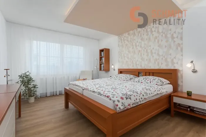 Prodej rodinného domu, Hustopeče, U Větrolamu, 300 m2